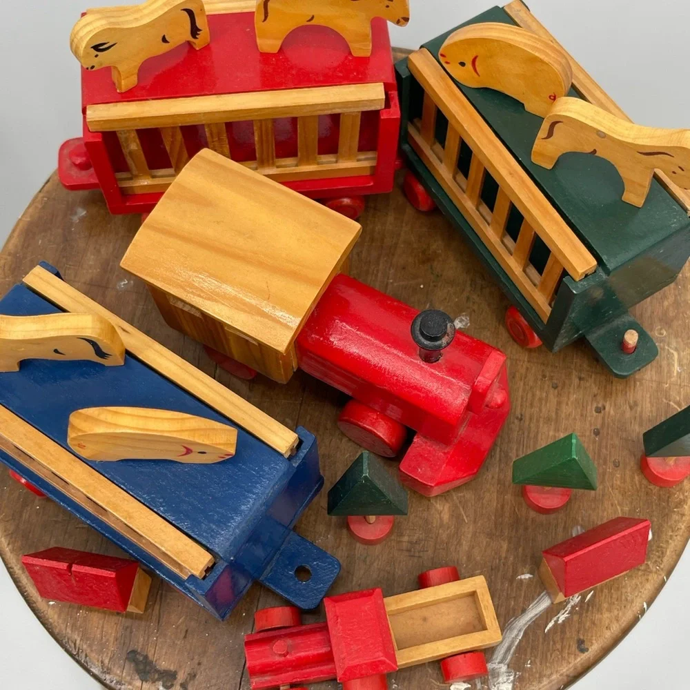 ⭐️International Silver 1994 Colorful Wooden Animal Train Set